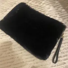 【新品】AZUL 黒 ファーショルダークラッチバッグ（斜めがけにも出来ます）