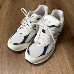 New Balance 2002RHQ ホワイト ネイビー