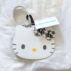 ハローキティ　白黒　パスケース 定期入れ グレー アベイル しまむら Kitty