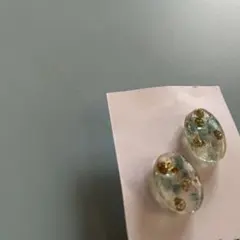 透明樹脂オーバル型ピアス