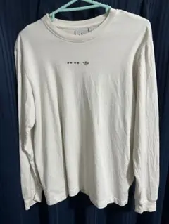 クリーム色 長袖カットソー 刺繍ロゴ