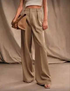 ベージュワイドパンツ