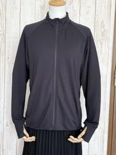 【美品】ユニクロUVカットフルジップジャケット　ブラック　XL