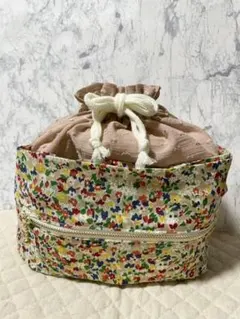 おむつ巾着　おむつポーチ　おしり拭き一体型