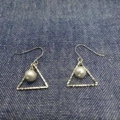 コットンパールのピアス　ハンドメイド