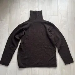 タートルネック ブラウン