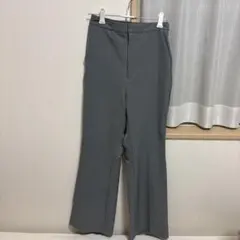 GUグレー フレアスラックスパンツ