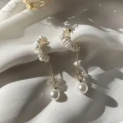 淡水パールのイヤーカフ　パールチャーム付き　片耳用