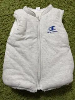 超お得‼️☆champion もこもこ　あったか　ベスト　130㎝　ホワイト☆男女