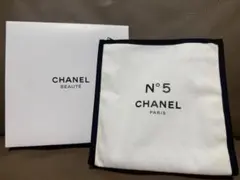 CHANEL N°5 ポーチ ホワイト ブラックのサムネイル
