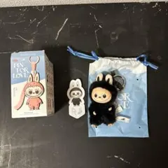 ラブブ　POP MART PIN FOR LOVE