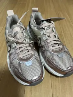 【新品未使用品】NIKE W V2K RUN 24.5㎝　アーバンリサーチ