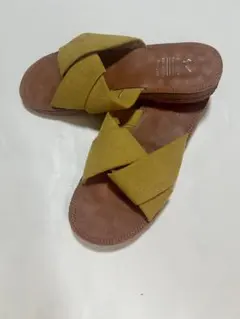 クロスストラップサンダル イエロー (23-23,5)