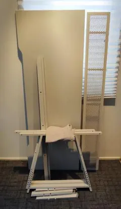 美品！IKEA UTESPELARE ウーテスペラレ　ゲーミングデスク　机　白のサムネイル