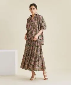 【美品】グレースコンチネンタル　ボタニカルティアードスカート　ドレープシャツ