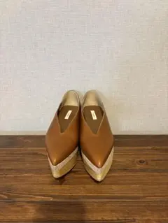 ブラウン レザー 厚底 Vカット パンプスのサムネイル