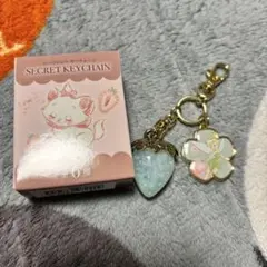 ディズニーストア　シークレットキーチェーン　いちごシリーズ　ティンカーベル