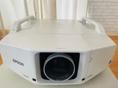 C56美品✨EPSON 短焦点 ビジネスプロジェクター 壁掛け対応！ - メルカリ