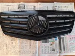 メルセデス・ベンツ w211ブラックフロントグリルのサムネイル