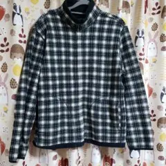 UNIQLOリバーシブルフリースブラック&ホワイトチェック柄 M