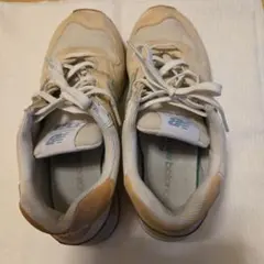 New Balance 574 ホワイト/グレー スニーカー(難あり)のサムネイル