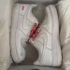 Supreme Nike Air Force 1 Low Whiteのサムネイル