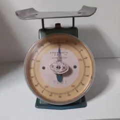 上皿はかり　 800匁(3kg)計量器　昭和レトロ　貫(匁)kg併記 上皿はかり 800匁(3kg)計量器 昭和レトロ 貫(匁)kg併記 - メルカリ