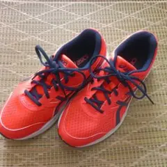 asics オレンジ ランニングシューズ