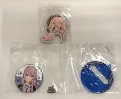 巡音ルカ　もこもこステッカー・缶バッジ(ボールチェーン付き)2点セット