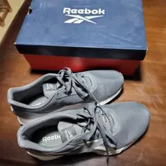 Reebok グレー スニーカー