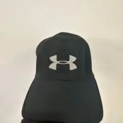 速乾Under Armour キャップ ブラック　ワークアウト　ジム　ランニングのサムネイル