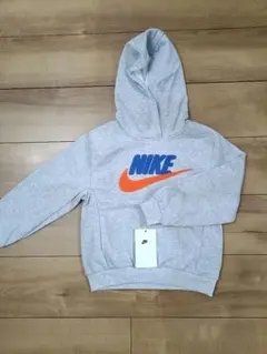 新品　NIKE グレー パーカー 110