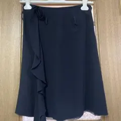 アルマーニコレツィオーニ黒フリルデザイン ひざ丈スカートのサムネイル