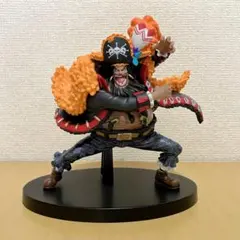 【美品】 ワンピース 黒ひげ マーシャル・D・ティーチ フィギュア