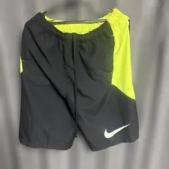 Nike DRI-FIT ハーフパンツ 黒/蛍光イエロー