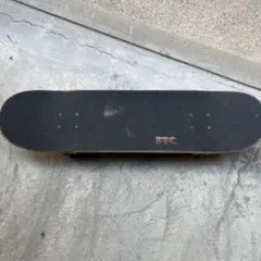 FESN 鴉　bomb solid skates デッキ　クルーザー　スケボー FESN 鴉 bomb solid skates デッキ クルーザー スケボー - メルカリ
