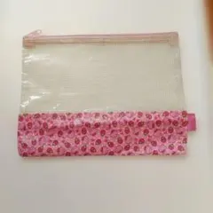 ハローキティ　フルーツ柄ピンクポーチ