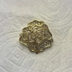 ブローチ　薔薇