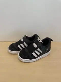 adidas ブラック/ホワイト スニーカー 6K