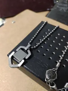 DIESELディーゼル 可動式ブレイブマンネックレス イタリア製 高級感あり