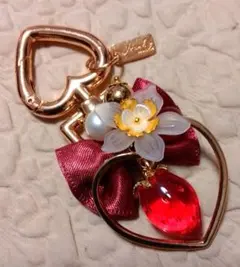 ボルドーワインいちごのバッグチャーム　キーホルダー