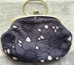 バッグ がま口 花柄刺繍 アンティークゴールド金具　ポーチ