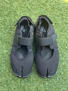 NIKE ナイキ ウィメンズ エアリフト ポルカドット ブラック 24 - メルカリ