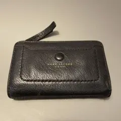 MARC JACOBS 黒 レザー 二つ折り財布のサムネイル