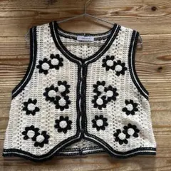 花柄かぎ針編みノースリーブベスト