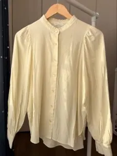 earth music&ecology 淡い黄色 長袖シャツ