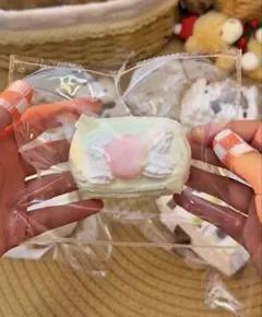 【新品】Mokk いちごケーキ　モック　スクイーズ