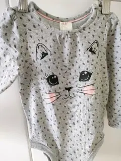 美品 H&M♡6-9M(80cm程度)ねこプリントロンパース 長袖ベビー