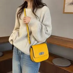 NICOLI レザー ショルダーバッグ イエロー ミニバッグのサムネイル