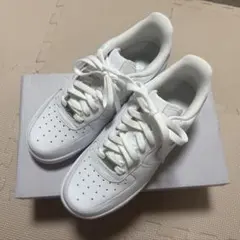 NIKE AIR FORCE 1 ホワイト スニーカーのサムネイル